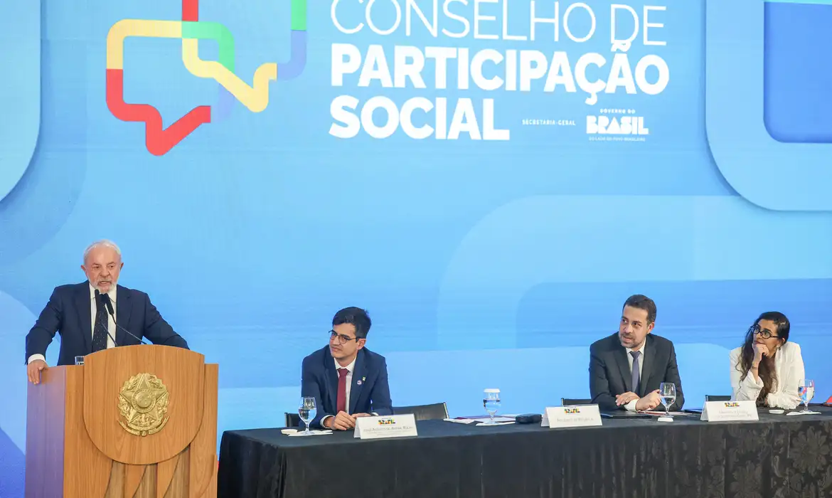 Lula destaca a prioridade do combate à violência contra a mulher