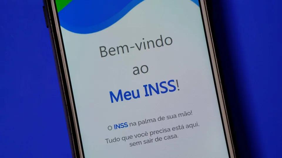 INSS interrompe repasses de valores de empréstimos consignados ligados ao Banco Master