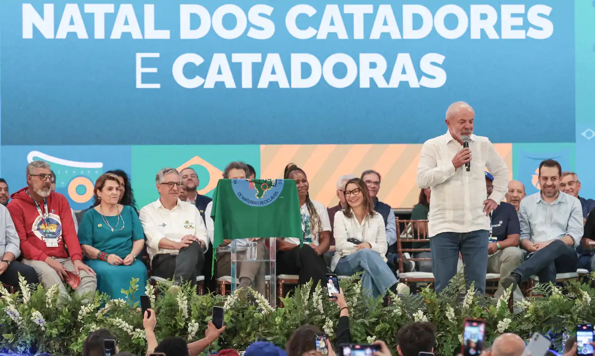 Lula destaca importância de catadores e anuncia melhorias em serviços públicos