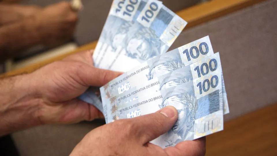 Salário de R$ 100 mil é o maior do Brasil; conheça os cargos