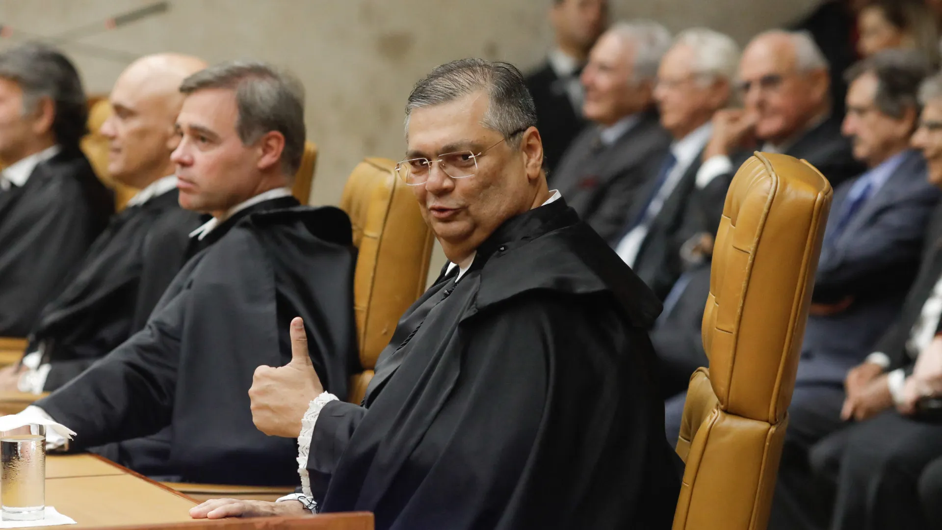 Inicia julgamento de seis réus envolvidos em tentativa de golpe no STF