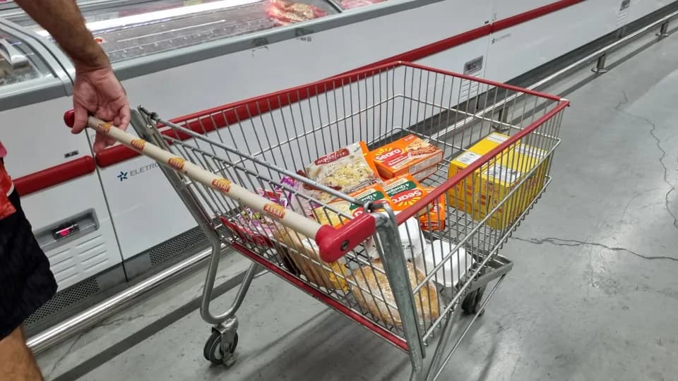 Queda na percepção de alta nos preços dos alimentos, revela pesquisa Genial/Quaest