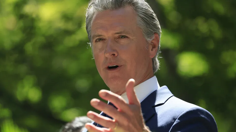 Gavin Newsom critica tarifas dos EUA sobre produtos brasileiros