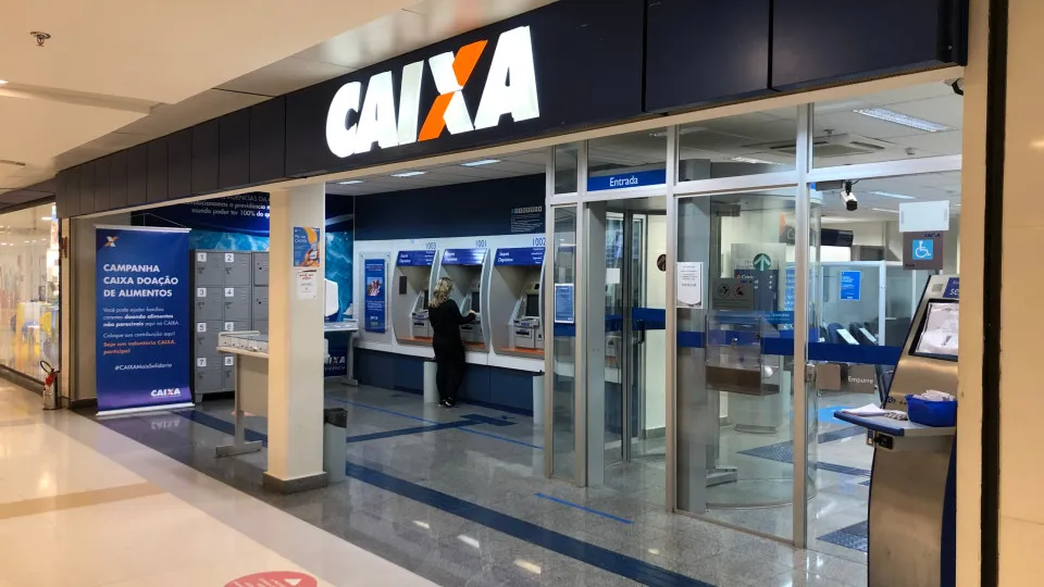 Caixa Econômica Suspende Cobrança de Seguro em Empréstimos Consignados para Aposentados