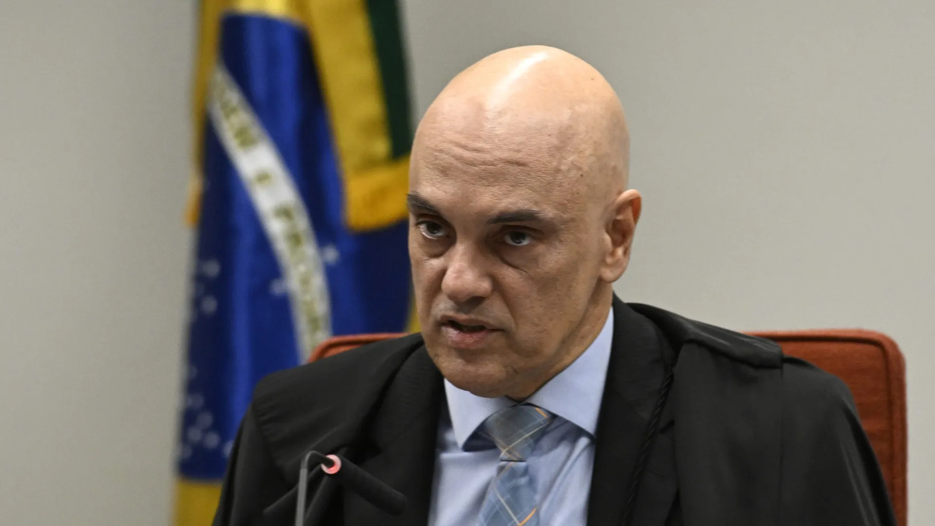STF: Moraes vota pela condenação de cinco ex-integrantes da PM-DF por omissão nos ataques de 8 de janeiro