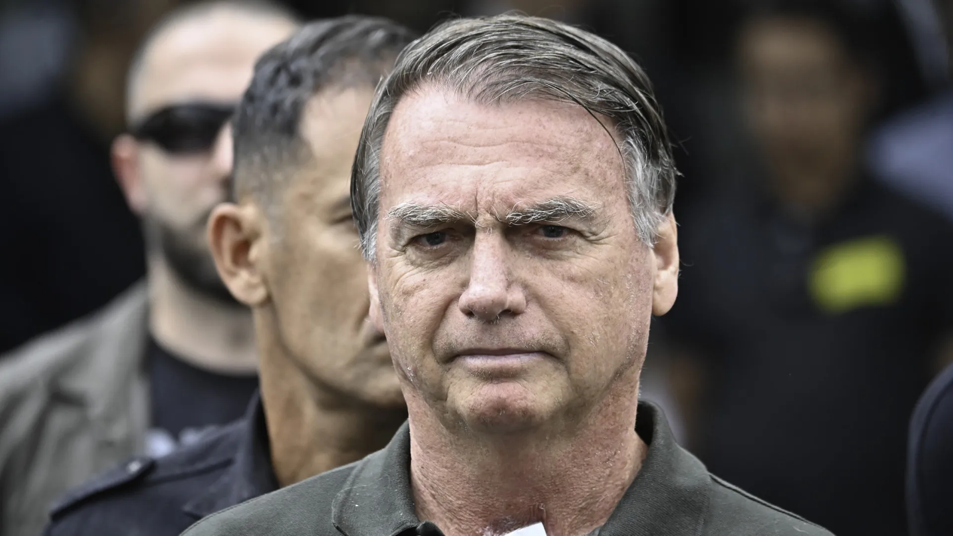 Defesas de Bolsonaro e outros réus contestam execução das penas