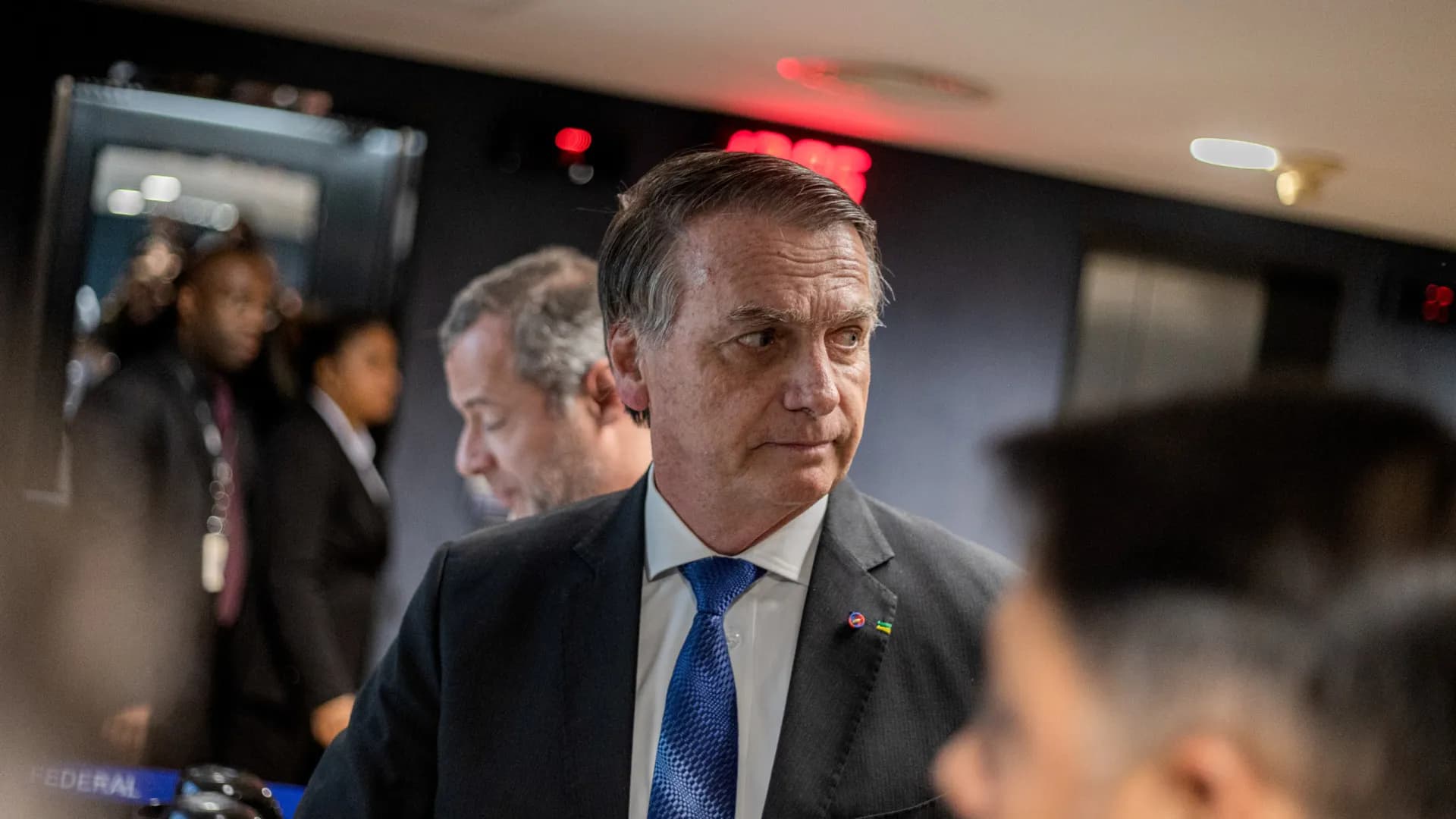 Defesa de Bolsonaro alega confusão mental e solicita prisão domiciliar