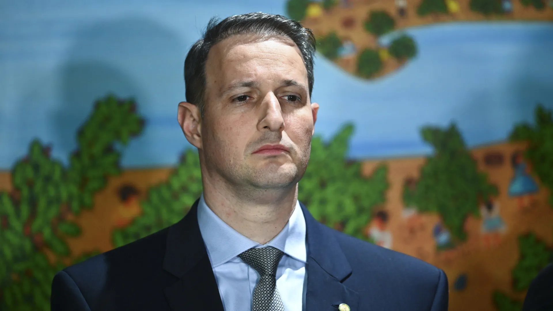 Guilherme Derrite recua e mantém a competência da PF na nova proposta de combate ao crime organizado