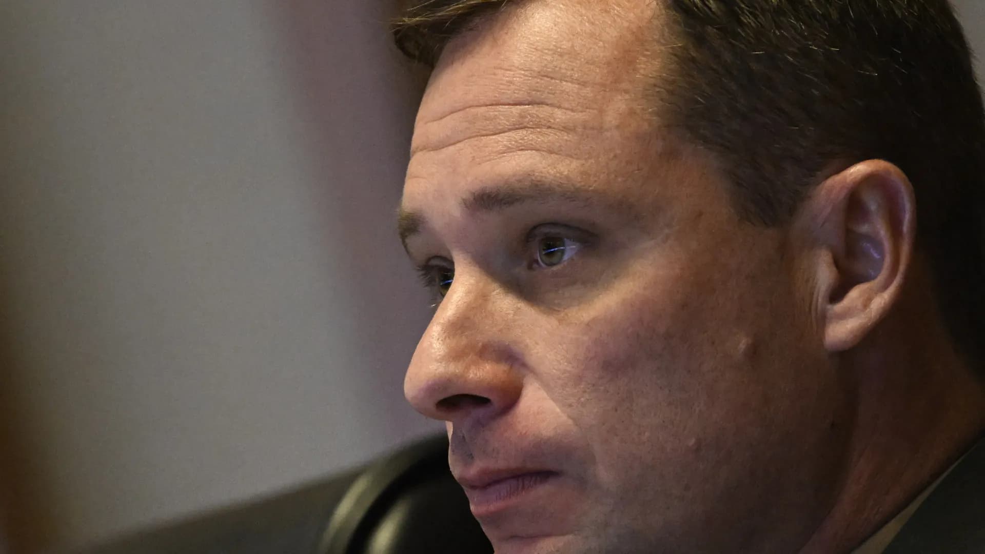 Mauro Cid tem tornozeleira eletrônica removida após audiência no STF