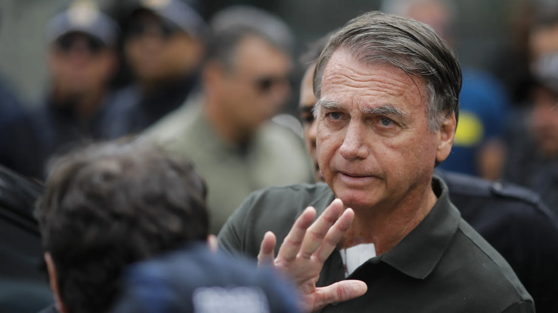 Bolsonaro solicita antidepressivo durante internação e pode ter alta nesta quinta