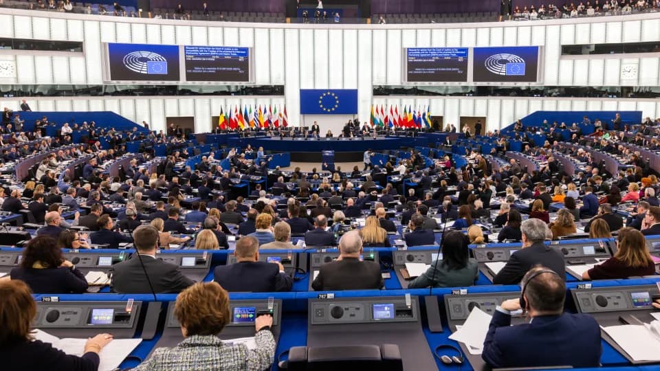 Parlamento Europeu suspende acordo UE-Mercosul após revisão legal