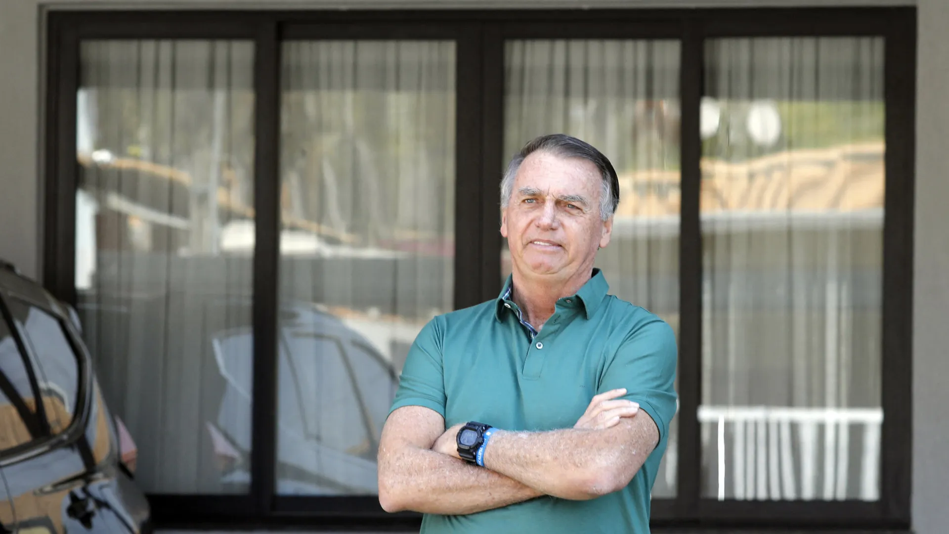 Defesa de Bolsonaro Solicita Prisão Domiciliar Humanitária Após Queda na Prisão