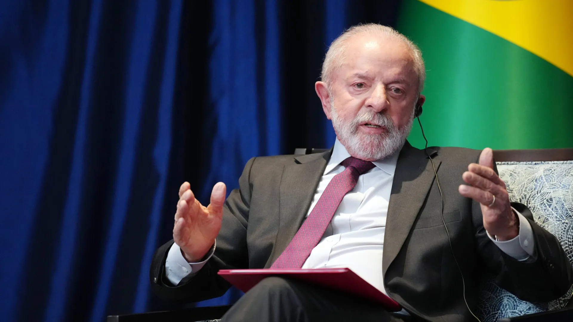 Lula veta R$ 400 milhões em emendas e remaneja R$ 7 bilhões do Orçamento de 2026
