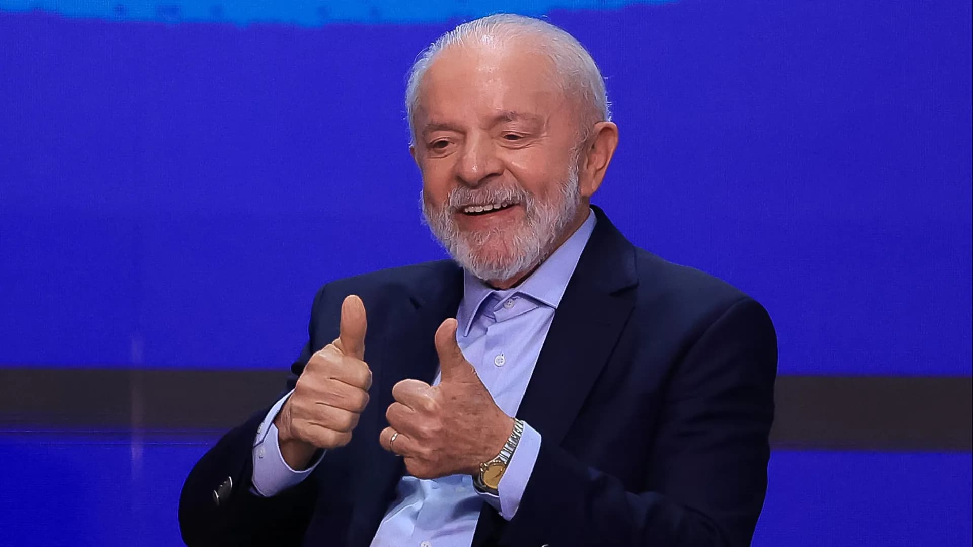 Lula se submete a cirurgia de catarata em hospital de Brasília