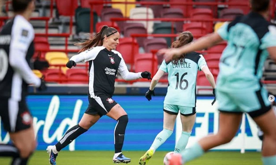 Corinthians e Arsenal se enfrentam em Londres na luta pelo título mundial feminino