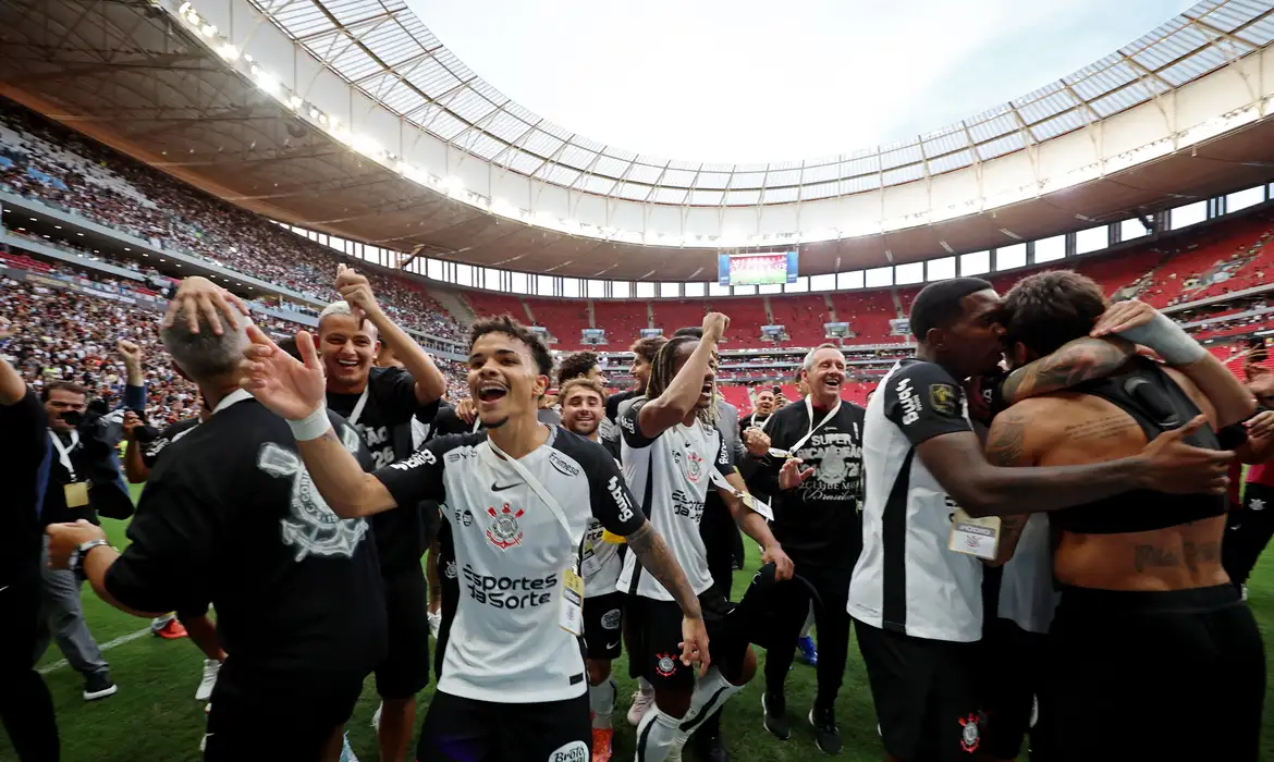Corinthians conquista Supercopa Rei e se torna bicampeão